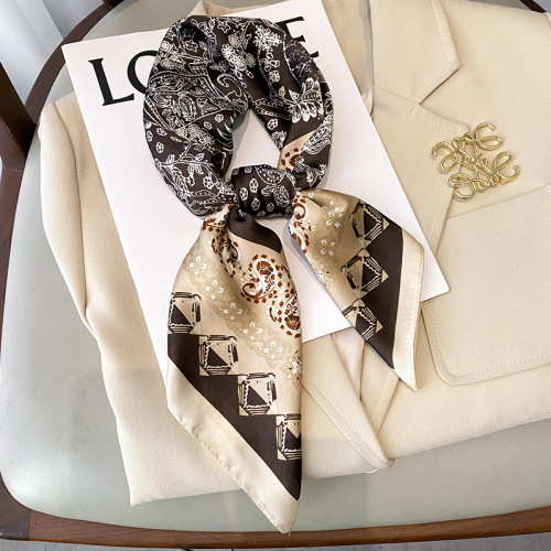 European and American printing fashion temperament 70X70 small square scarf women's silk scarf spring and autumn shawl scarf small scarf headband binding bag