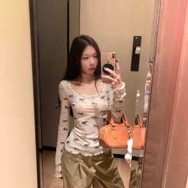 甜辣妹趣味小狗印花网纱长袖t恤女秋季设计感修身打底衫别致上衣