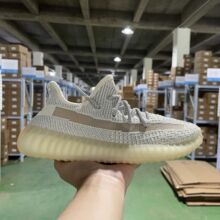 �羳���NŮЬyeezyҬ��350v2��a����ʿ�汬ȫ���\��Ь��47�a��