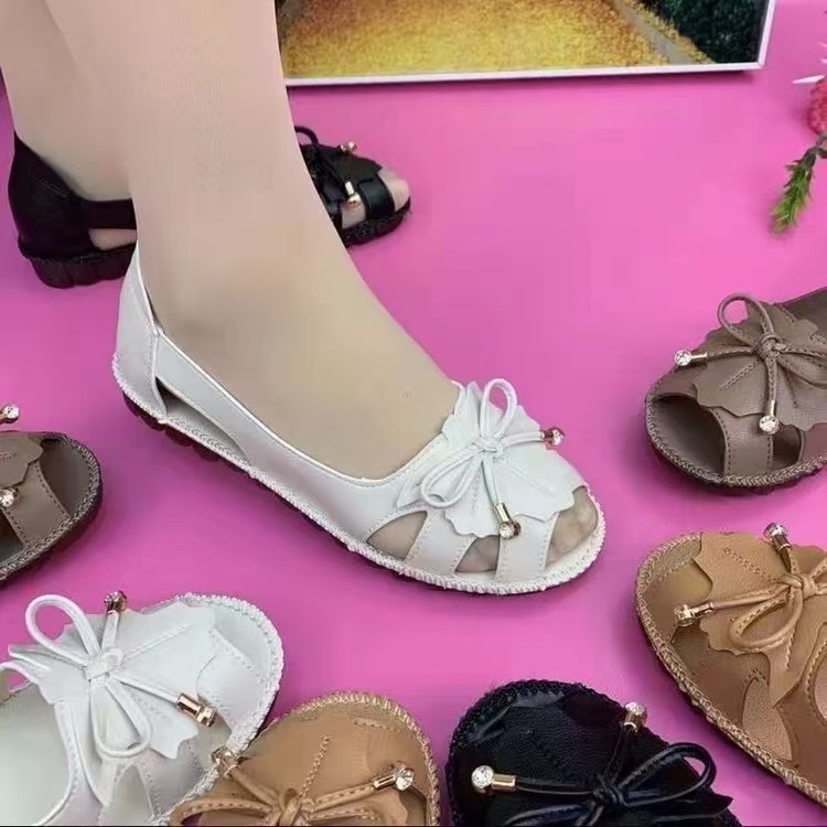 Zapatos de madre 2025 sandalias de verano zapatos de boca de pez antideslizantes de suela suave para mujer, cómodos zapatos con agujeros para mujeres de mediana edad y ancianas, zapatos huecos