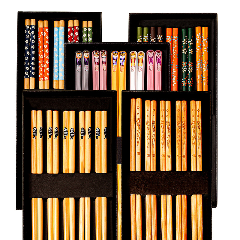 Palillos de bambú al por mayor palillos de bambú puntiagudos japoneses pequeños palillos florales de pescado 5 pares caja de regalo negro en stock palillos de regalo de publicidad