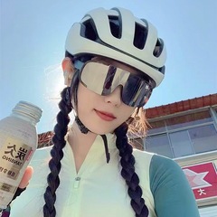 登山ゴーグルは日焼け止めサングラスの女性の大枠アウトドアスポーツメガネの男性スキー防風サングラスに乗ります。