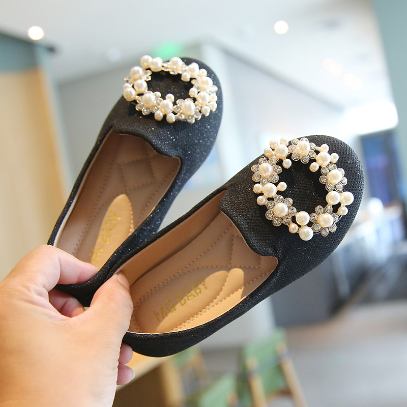 Sapatos de pele para menina estilo princesa com pérolas_voghion.com