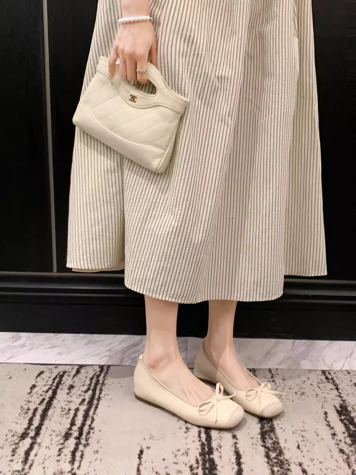 Versión de piel de oveja en stock ~ madres de uva aumentando la altura de las zapatillas de cabeza de bolsillo de la mujer un arco de una palabra de boca superficial medio zapatos de ballet