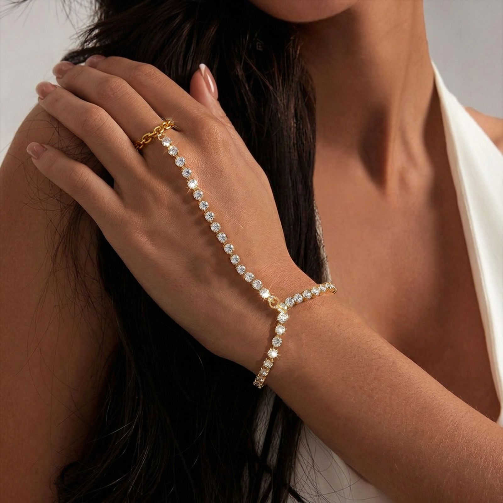 European and American cross-border jewelry, stainless steel diamond-encrusted rings and bracelets, fashionable full-diamond interlocking bracelets, women's jewelry wholesale