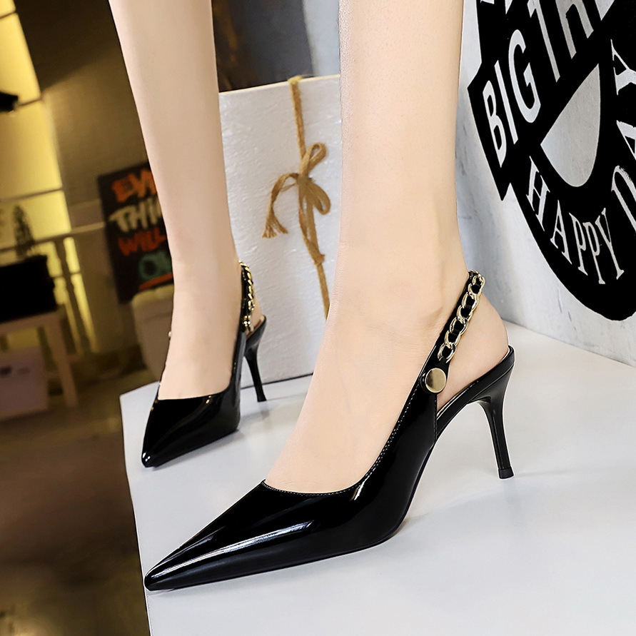 1859-A1 European And American Style Party Women's Shoes, Patent Leather, Shallow Pointed Toe, Hollowed-out Design, Back_vogvips.com