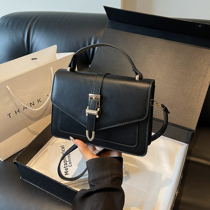 Cross-Border Small Square Bag, Fashionable and Stylish Shoulder Bag, Simple Multi-Compartment Small Square Bag, Versatile Crossbody Bag for Daily Commuting, Women's Crossbody Bag