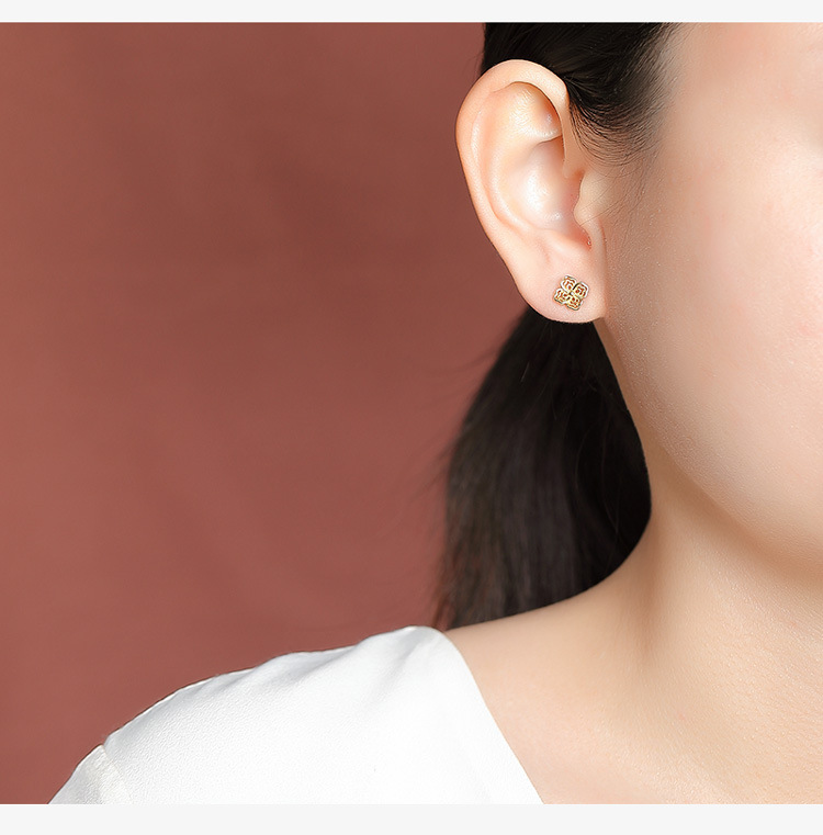 Bông tai bạc S925 mạ vàng hình cỏ bốn lá rỗng may mắn — Loại bạc chi tiết 7