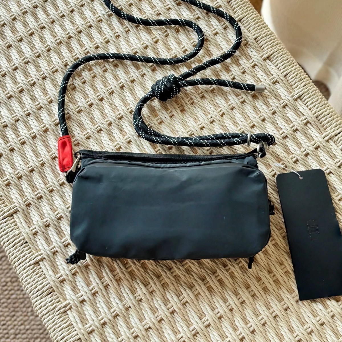 New Reflective Water Bottle Bag, Cross-Body Bag for Men and Women, Trendy Brand, Casual Sports, Lightweight, Hiking, Outdoor, Waterproof, Multi-Functional