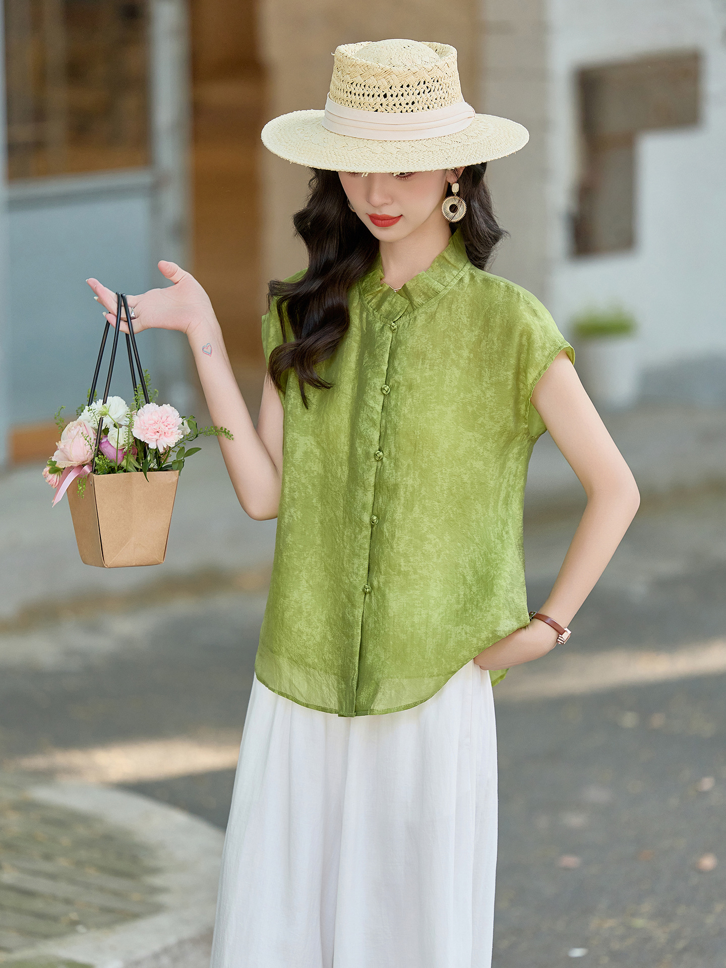 Bộ quần áo hai mảnh mới 2026 mùa hè: áo sơ mi không tay cổ Tàu phối quần ống rộng AH8637 — Màu ảnh