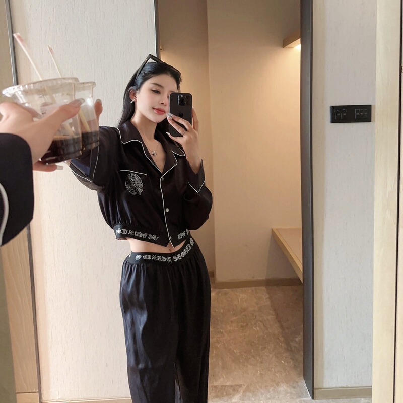 Yase [Romantic] Spring and Autumn New Ice Silk Pajamas Women's High-Quality Short Style Small Leg-Lengthening Suit