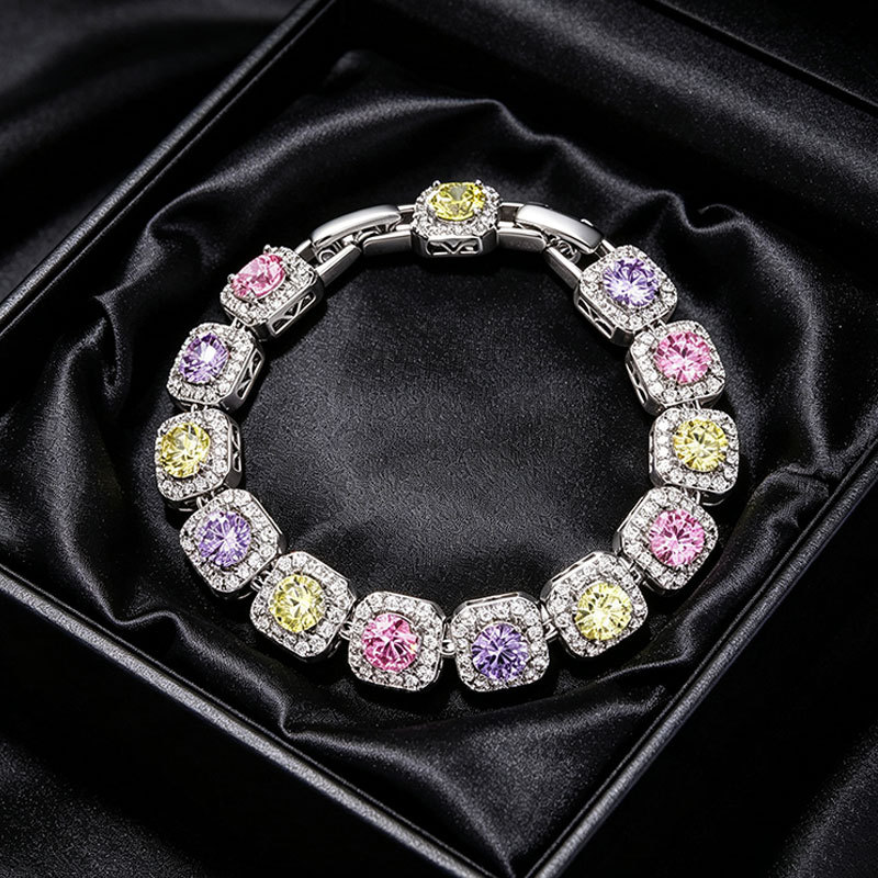 Pulsera Geométrica Circular con Dije de Cubo de Aleación de Cobre