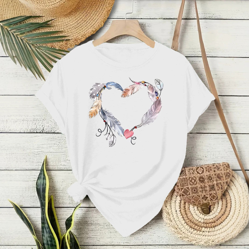 Exquisite feather heart pattern printed round neck T-shirt, casual loose women's short-sleeve top, soft women's T-shirt