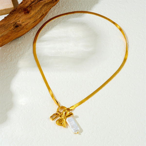 Elegant retro pendant stainless steel with bow pearl