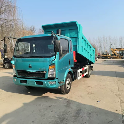 Export to Africa: Sinotruk Howo Light Cargo Box Truck 4*2, Van-Type Dump Truck, Container Transport Truck, Dump Truck (Yük maşınları)