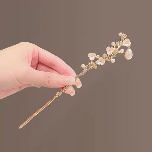 Elegant and delicate camellia hairpin, temperament updo, Chinese-style hair accessory, ancient and classical Chinese cheongsam hairpin, traditional Chinese headwear