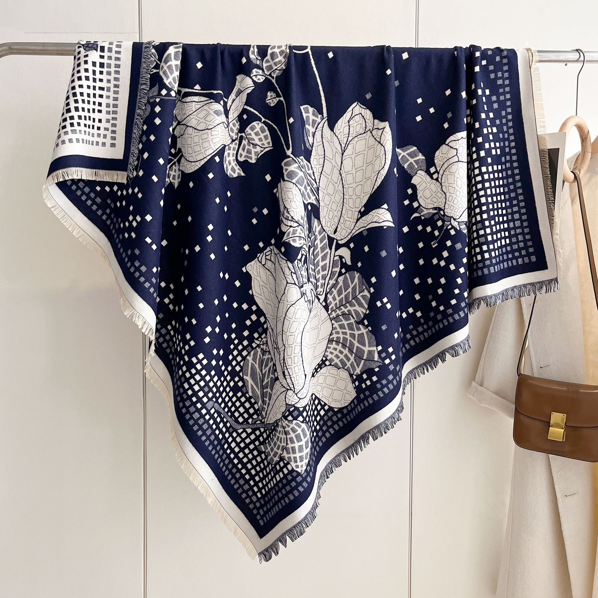 2024 lujoso temperamento ligero flores variadas toallas cuadradas otoño invierno doble cara capa de cachemira decoración exterior mantel cálido