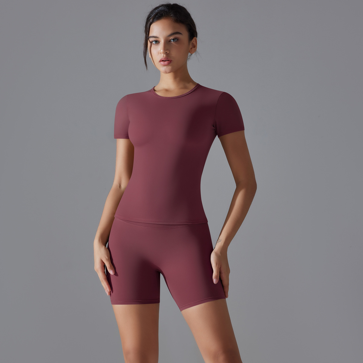 Nueva ropa de yoga de secado rápido de nailon de doble cara de primavera, traje de fitness de manga corta, deportes de carrera al aire libre, traje de dos piezas para mujer
