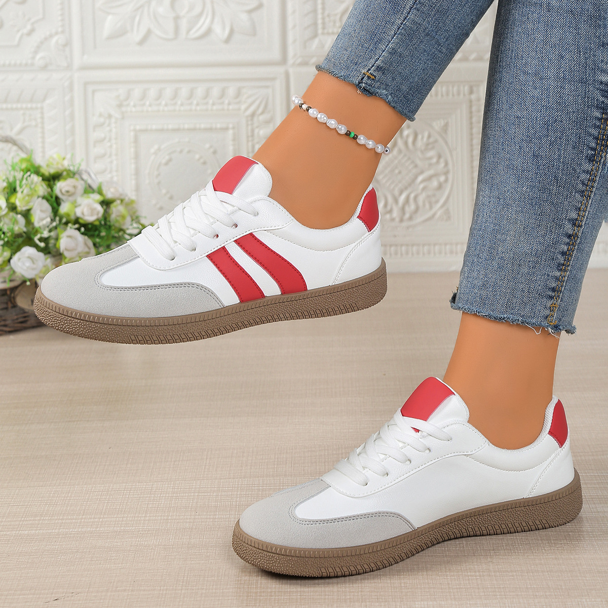 2026 primavera y verano nuevo comercio exterior de tamaño grande correa de cabeza redonda con base plana ocio versátil zapatos de skate ligeros zapatos de mujer al por mayor