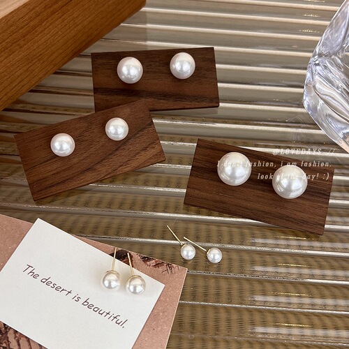 fever same retro round small light bulb pearl earrings Hepburn simple versatile temperament earrings internet celebrity earrings