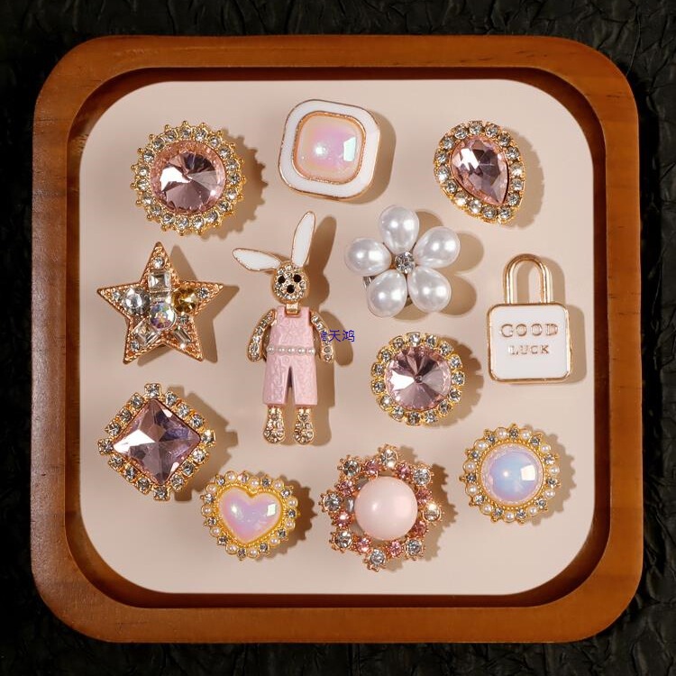 Crocs Shoe Charms Accessories Baroque Alice Metallic Accessories Clips