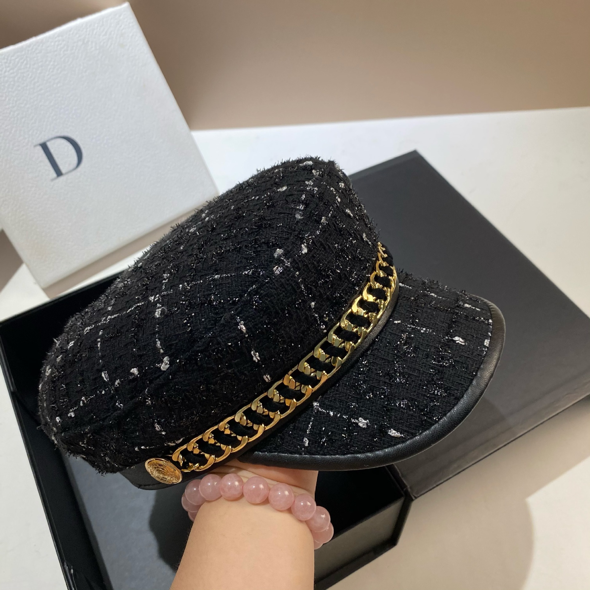 Xiaoxiangfeng Metallkette Marine Herbst und Winter glänzende Seide dicke Wolle vielseitige schwarze Zeitungsjungenmütze modische Unisex_voghion.com