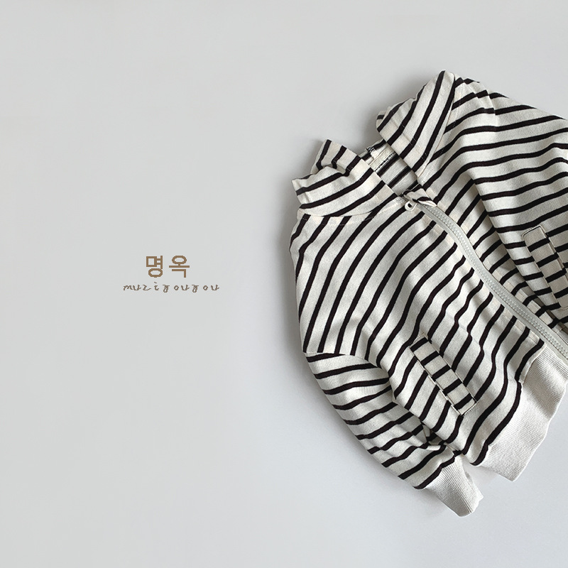 Chaqueta a rayas para niños y niñas en primavera con control de rayas 2025 nuevos bebés y niños tops con capucha casuales coreanos