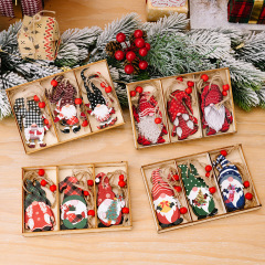 クリスマス用品アメリカの家庭装飾道具はかわいい森の人がクリスマスプレゼントの木製ペンダントを飾っている
