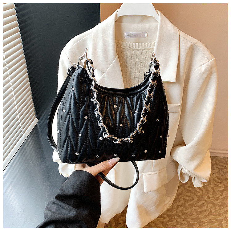 Fashionable diamond-encrusted diamond-shaped chain underarm bag 2025 Summer new style versatile daily commuting crossbody bag for women undefined