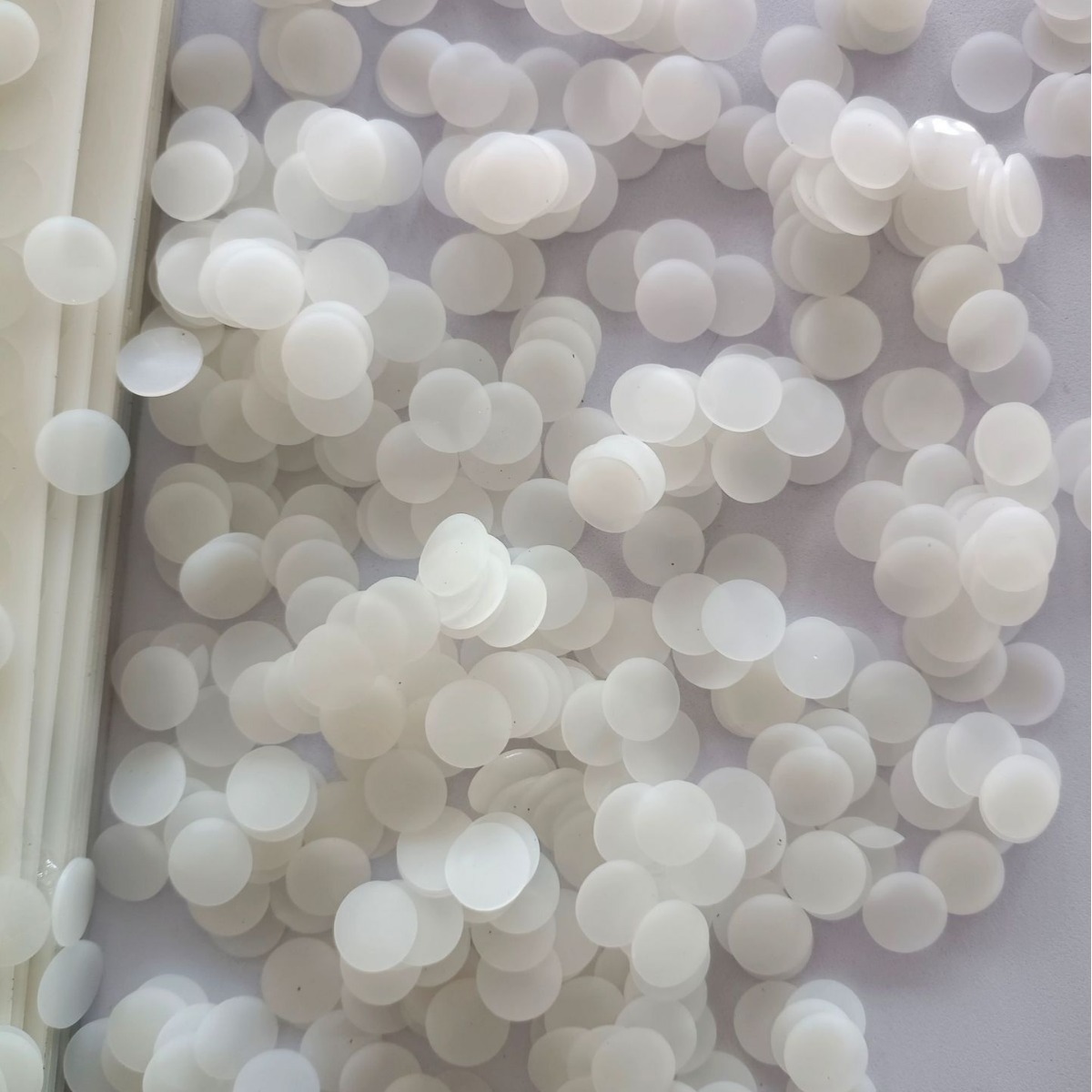 供应黑色磨砂硅胶垫片 背胶网格硅胶脚垫 自粘硅胶脚垫