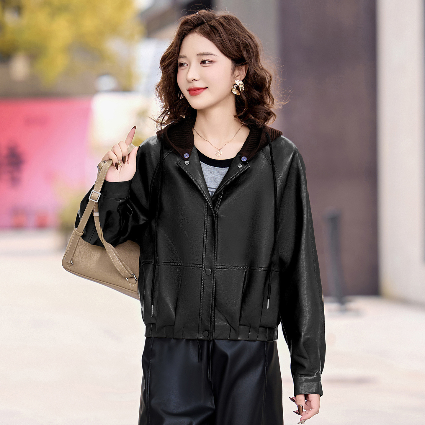 Brand Autumn and Winter New Sheepskin Jacket Fashionable Petite Women's Leather Jacket with Detachable Hood Loose Biker Jacket