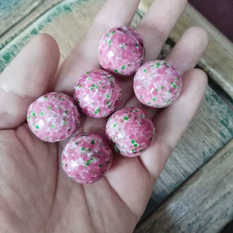 Fuchsia beads, pendant