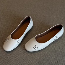 现货文艺复古小圆头平底鞋铆钉浅口休闲百搭低跟单鞋女玛丽珍鞋