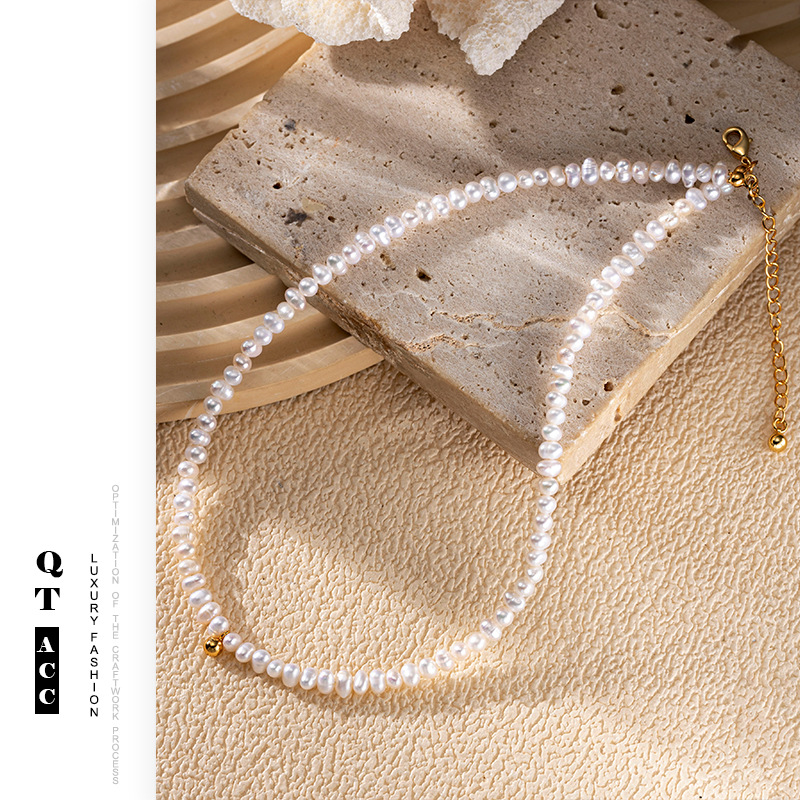 Retro oro de latón natural agua dulce collar de perlas de moda noble temperamento corto de perlas cadena de clavícula para mujeres image 4