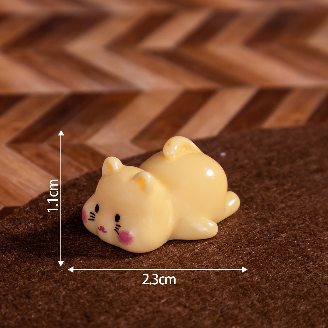 단색 광택 노란색 고양이