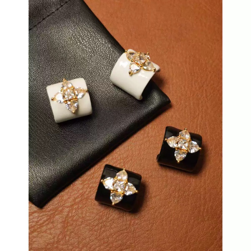 Blogger's Same Style Ancola Red Enamel Diamond-Studded Earrings for Women, New Year Niche Style, High-End Feel, Black Oil-Drip Earrings