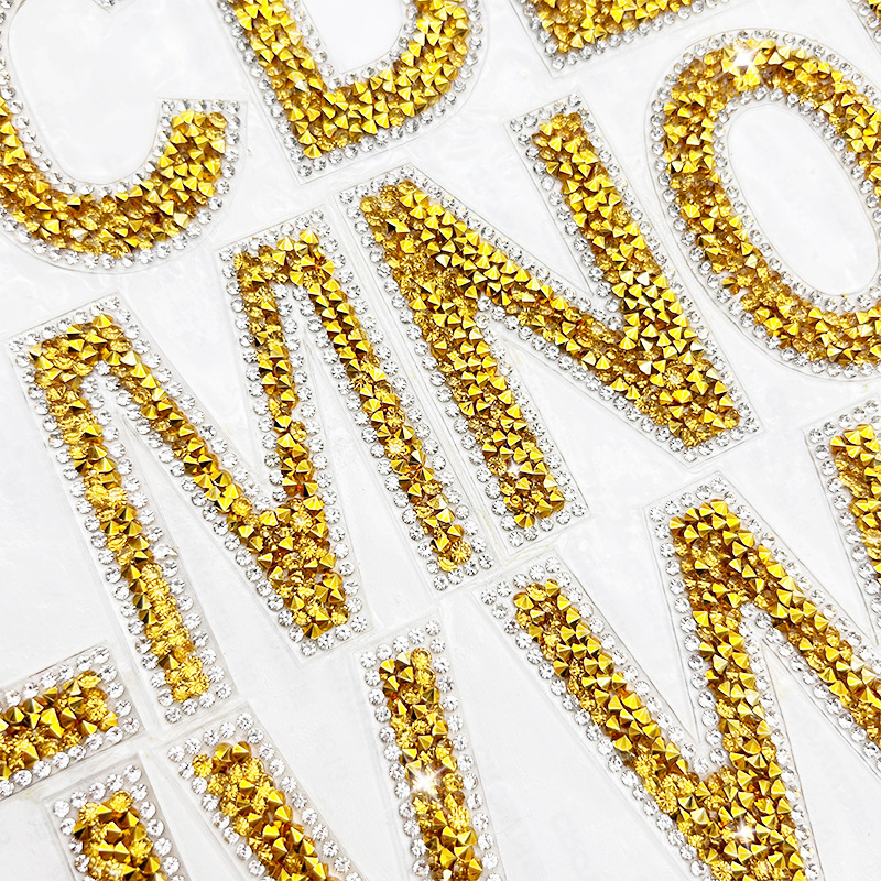 Nuevos productos 26 letras inglesas toda la tela de perforación caliente parche de ropa sombrero diamante joyas accesorios diamante