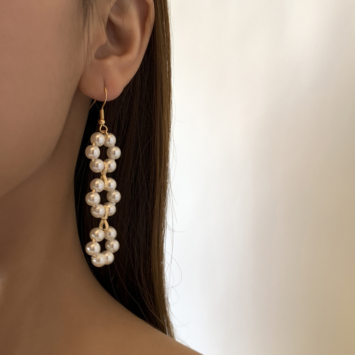 Nihaojewelry Simple Imitation Perle Fleur Gland Longues Boucles D&#39;oreilles Bijoux En Gros display picture 3