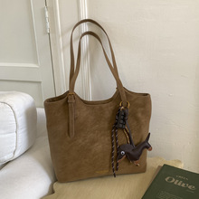 跨境大容量包包女秋冬2025新款百搭小众高级感通勤单肩托特大包包