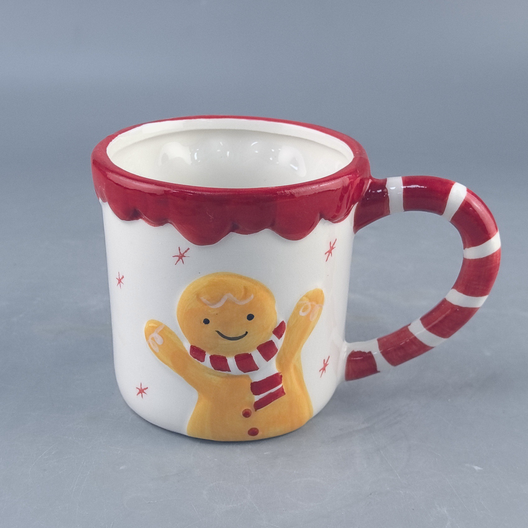 Navidad linda taza de hombre de pan de jengibre en relieve taza de cerámica pintada a mano taza de agua de pareja taza de café de alto valor leche