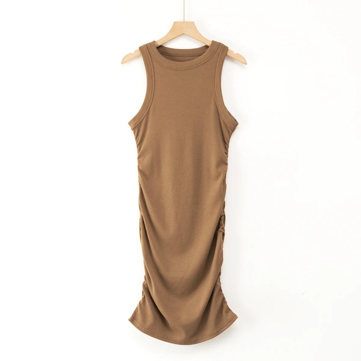 Autumn dress with a round collar sleevless