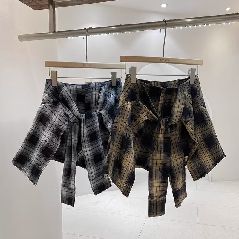 Hong Kong Style Sweet and Cool Sexy High-Waisted Plaid Shorts for Women Summer 2024 New Slim Outer Wear Niche Skirt Pants