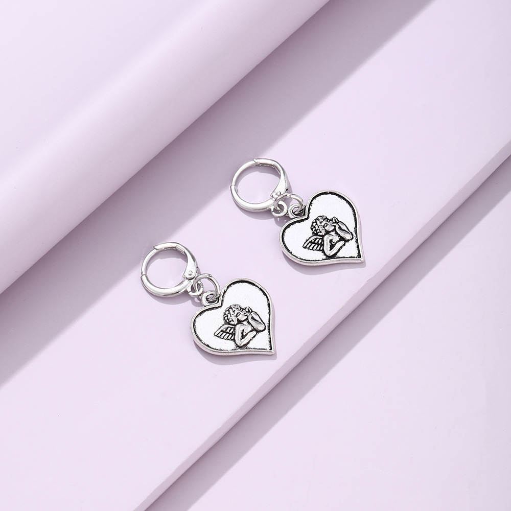 Retro Heart Plating Alloy No Inlaid Earrings display picture 9