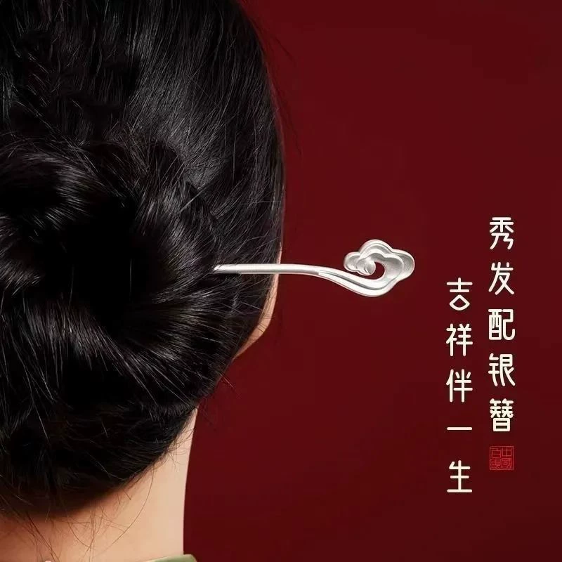 Древний стиль придворной стряхни булочки для волос