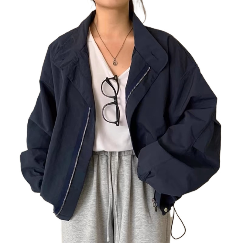 韓国のchi秋のシンプルなレトロな半高襟のゆったりとしたカジュアルなギャルデザインの長袖風衣コートの女性