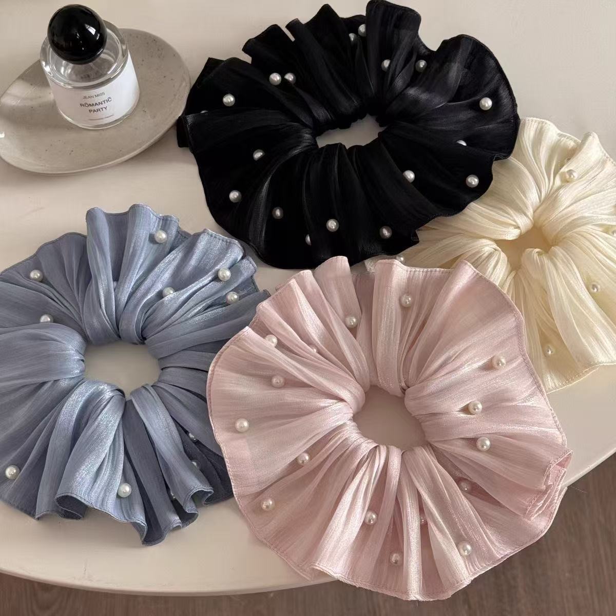 Elegant Scrunchie With Pearls And Shimmering Mesh Hair Accessory_voghion.com