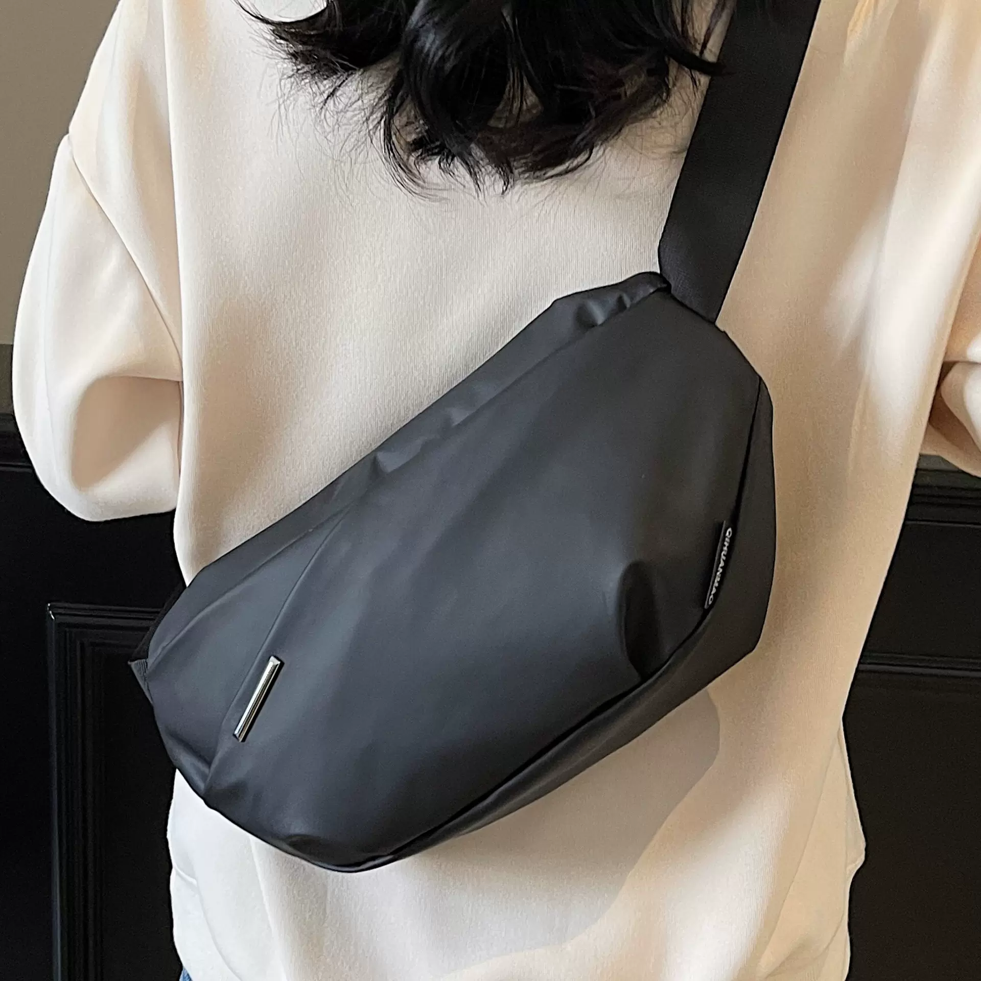 2025年新款斜挎包单肩包包骑行大容量运动小众百搭通勤布包胸包女