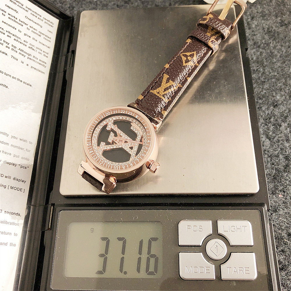2026 Luxus-Damenuhr mit drehbarem Zifferblatt, hochwertige braune Ledervintage-Damenuhr mit klassischem Muster