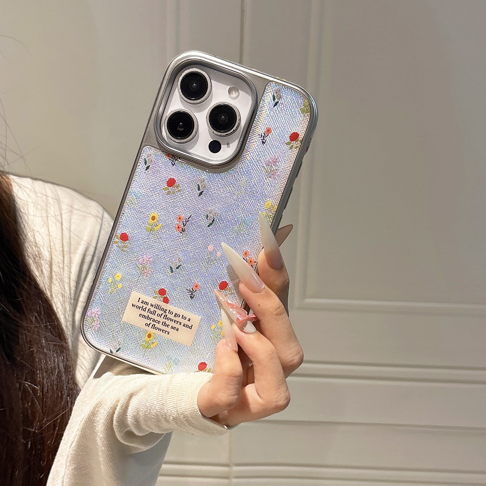 Nueva pequeña flor floral pequeña fresca y soñadora para Apple 15ProMax nicho 16Pro pareja 14/13 nuevo 16PM