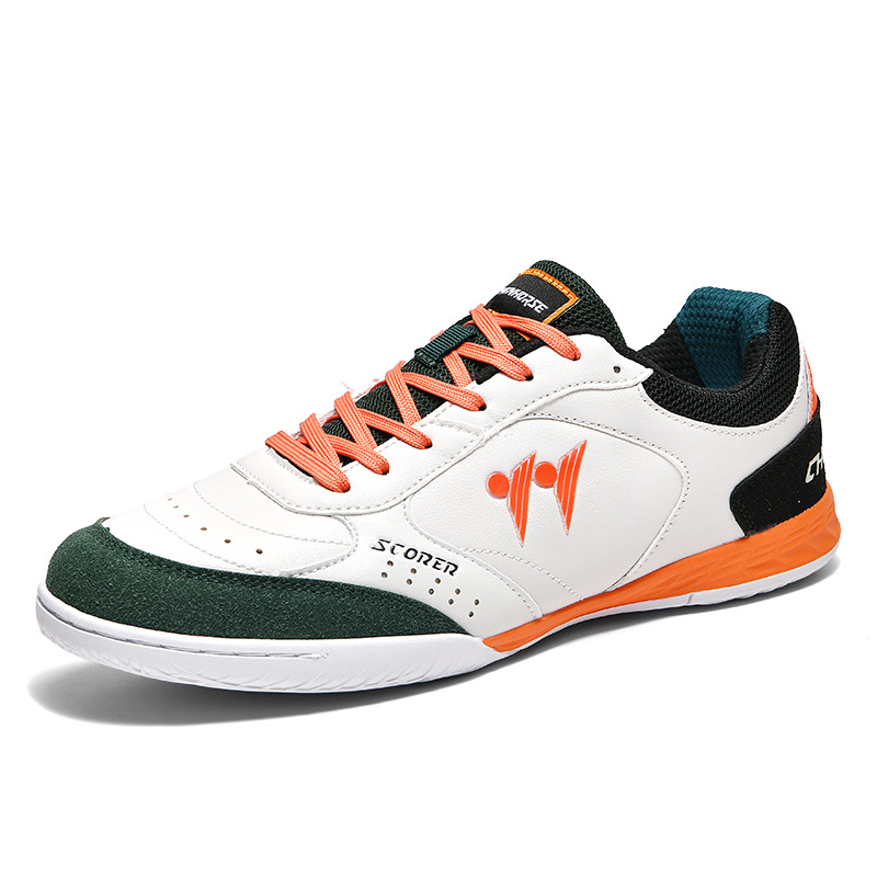 2025 zapatos de fútbol transfronterizos nuevos colores resistentes al desgaste anti-deslizante para hombres y mujeres zapatos de entrenamiento planos de altura baja estudiantes y adolescentes